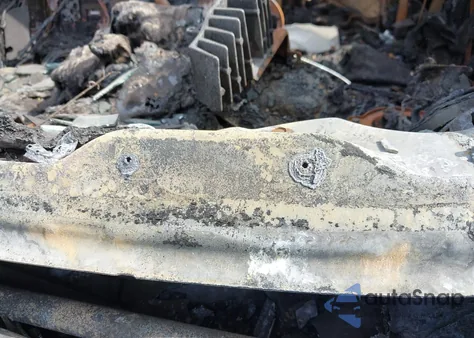 2015 GMC Yukon Xl 1500 Denali z USA, uszkodzony, nr VIN 1GKS2JKJ6FR182648